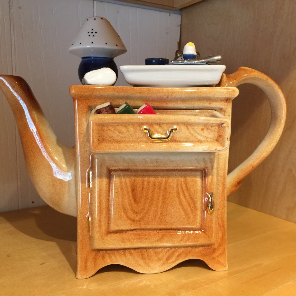Decorative English Collectible Tea Pot